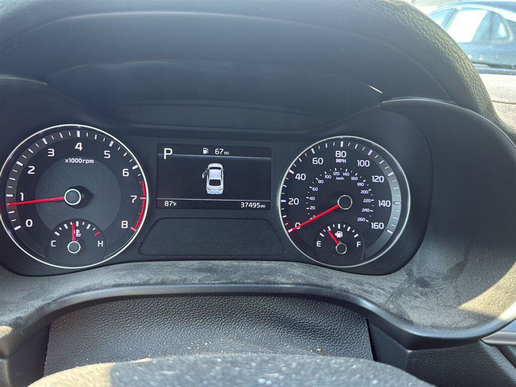 Used 2023 Kia Forte LXS w/ LXS Technology Package FWD image 3
