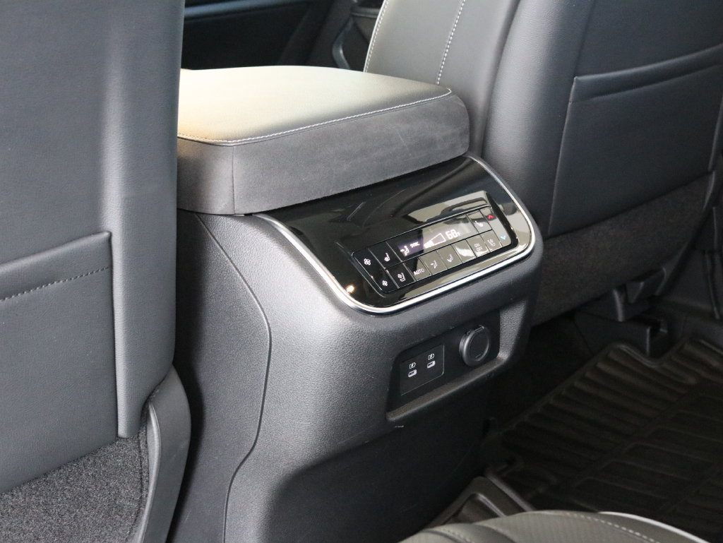 Used 2026 INFINITI QX80 Luxe w/ Cargo Package AWD/4WD image 32