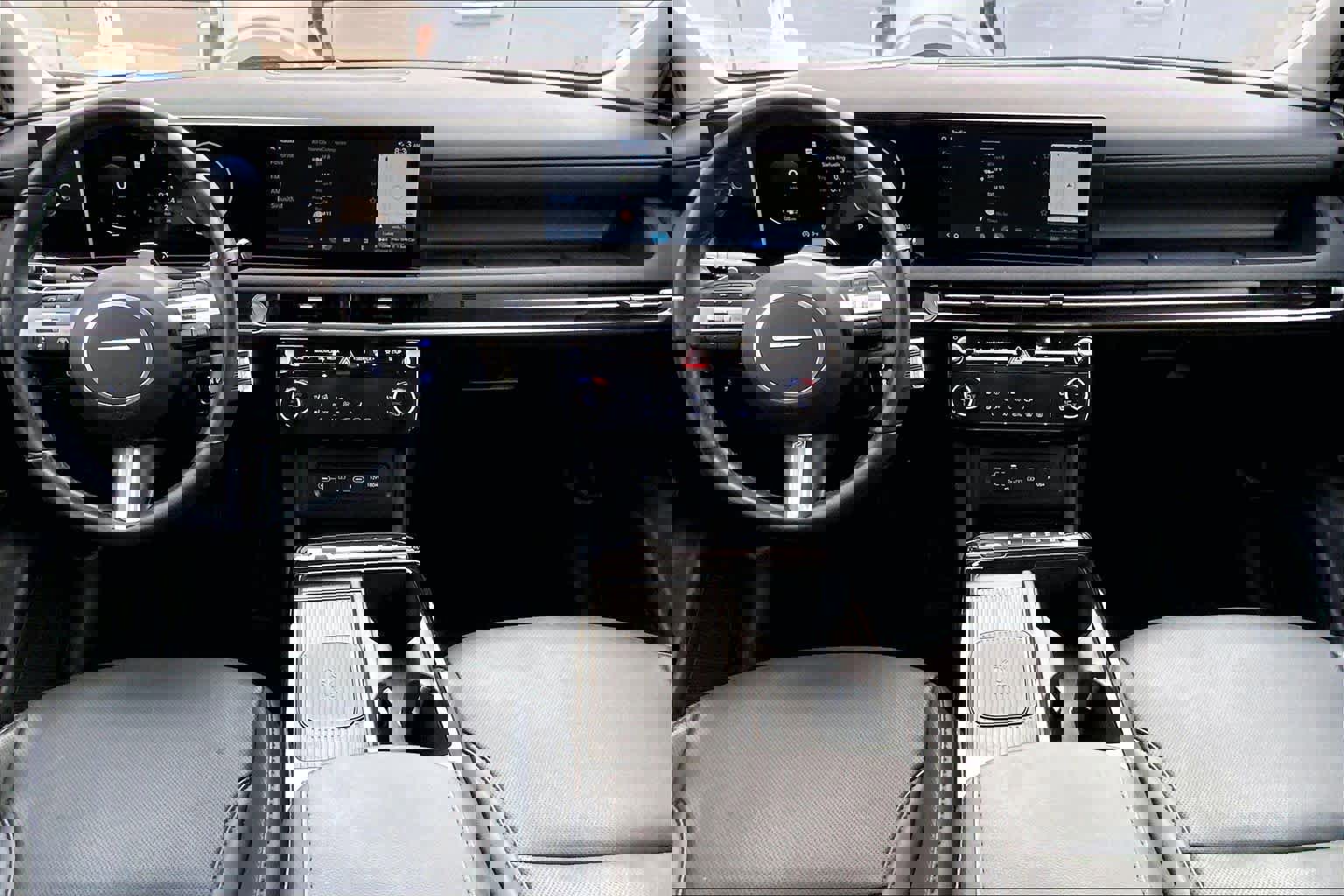 Used 2025 Hyundai Tucson Limited FWD image 16