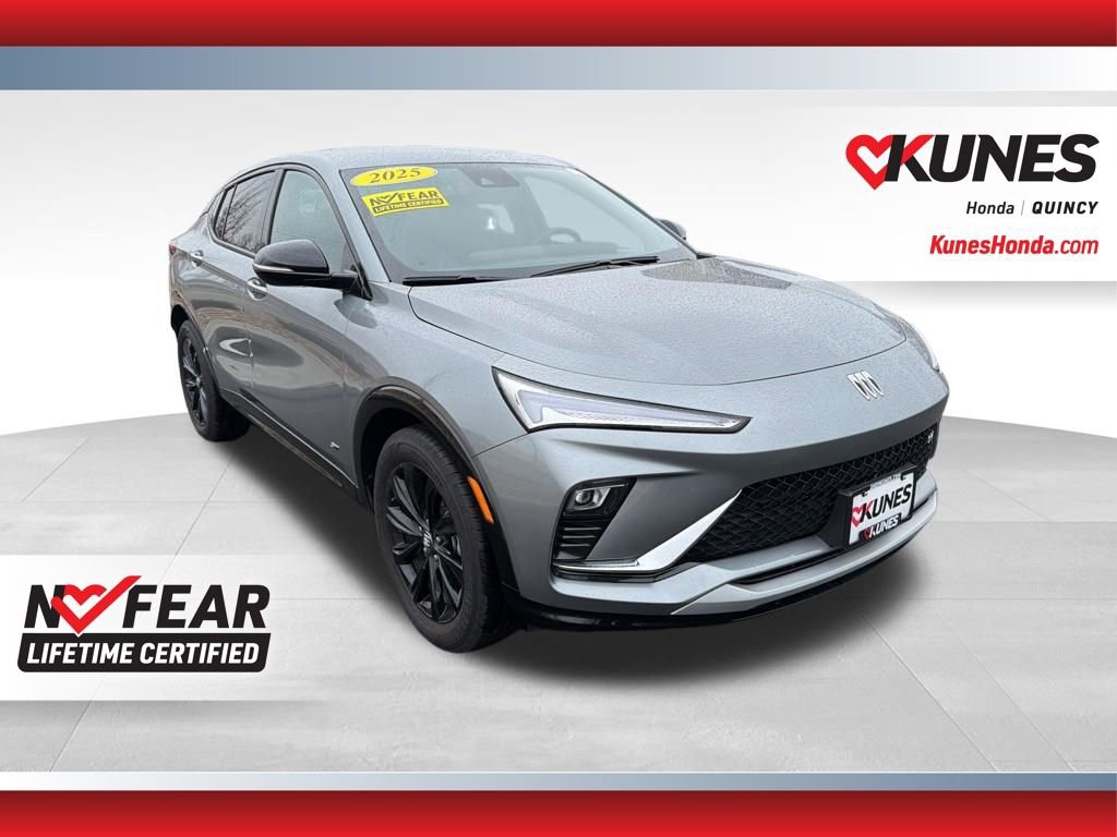 Used 2025 Buick Envista Sport Touring image 1