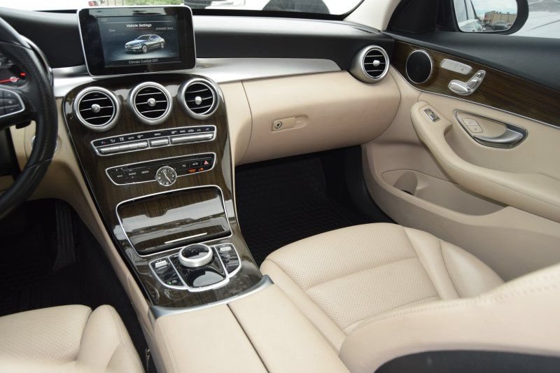 Used 2018 Mercedes-Benz C 300 Sedan w/ Premium Package image 31