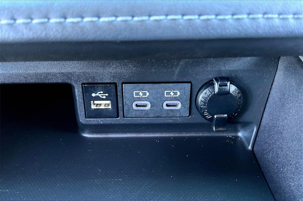 Used 2024 Toyota Highlander LE image 33