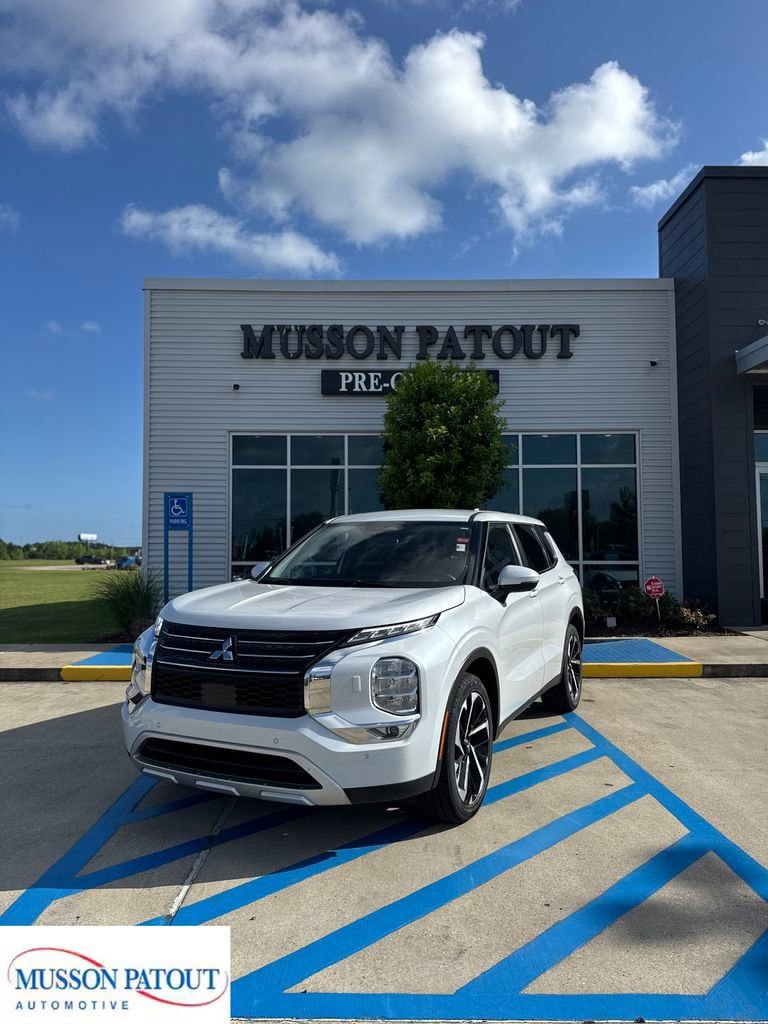 Used 2024 Mitsubishi Outlander SE Black Edition