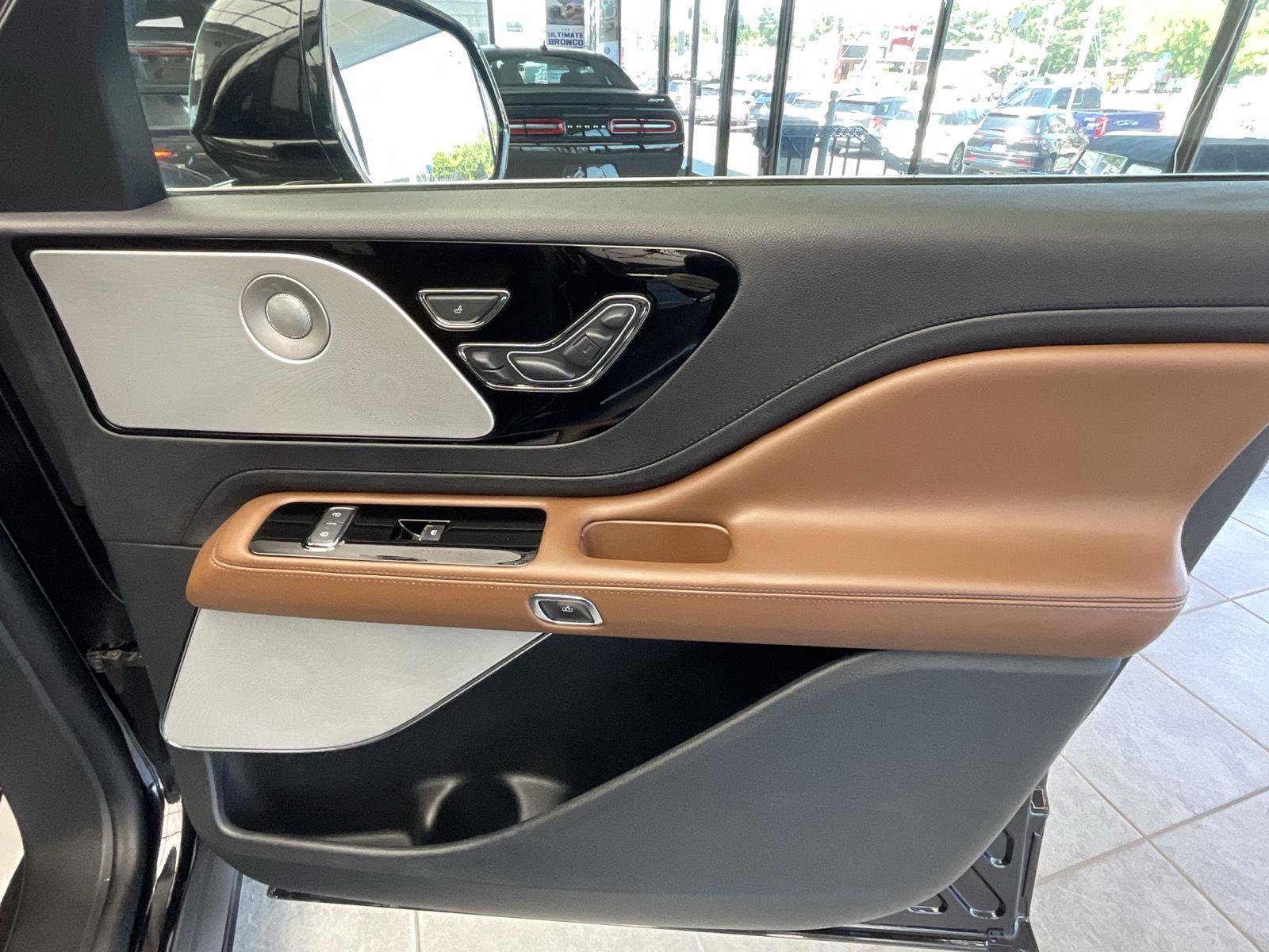 Used 2021 Lincoln Aviator Reserve w/ Equipment Group 202A AWD/4WD image 8