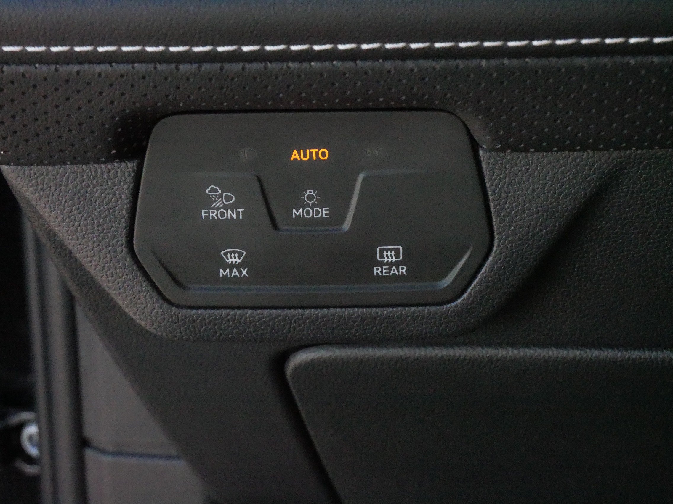 Certified 2024 Volkswagen Atlas SE AWD/4WD image 27