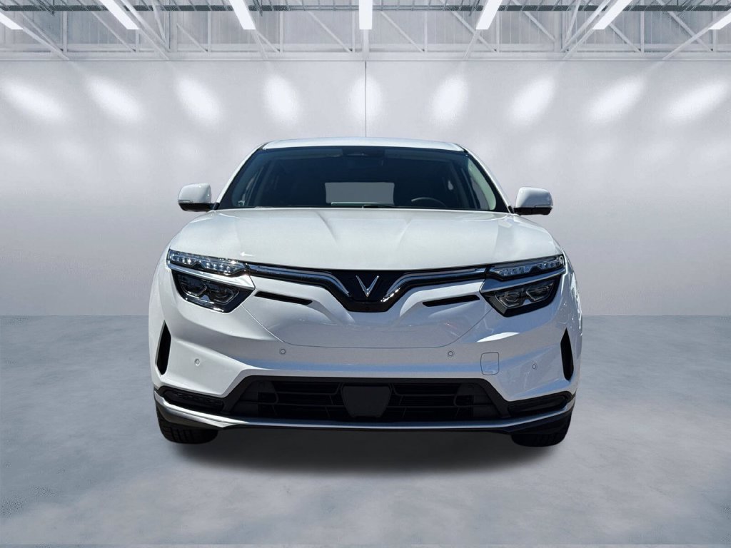 New 2027 VinFast VF 8 Eco AWD/4WD image 2