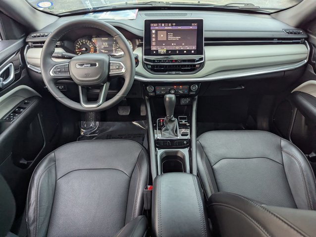 Used 2023 Jeep Compass Limited image 17