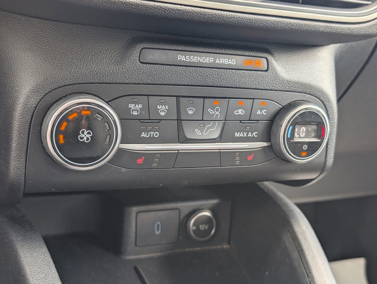 Used 2020 Ford Escape SE FWD image 14