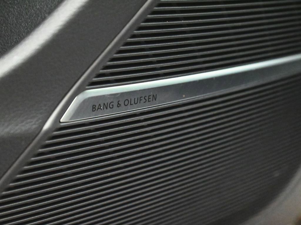 Used 2024 Audi Q8 Premium Plus w/ Premium Plus Package image 11