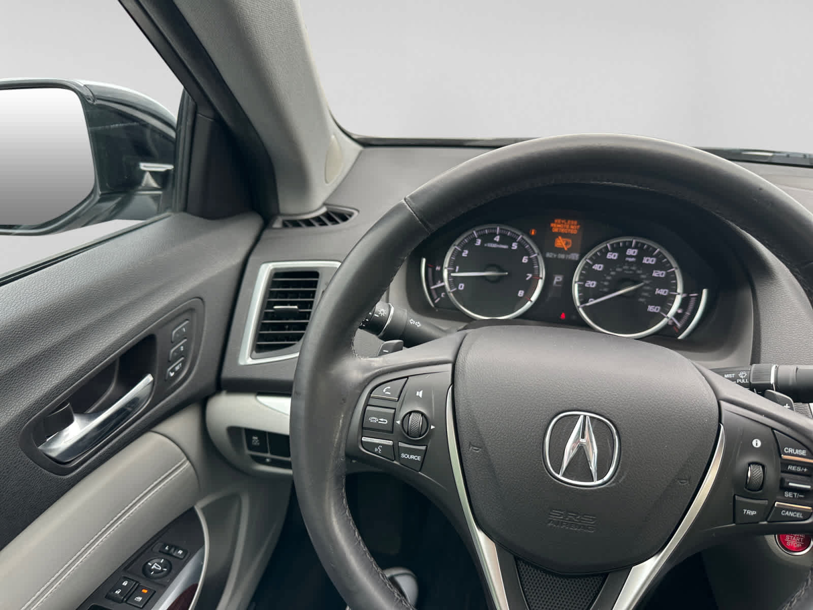 Used 2017 Acura TLX FWD image 29