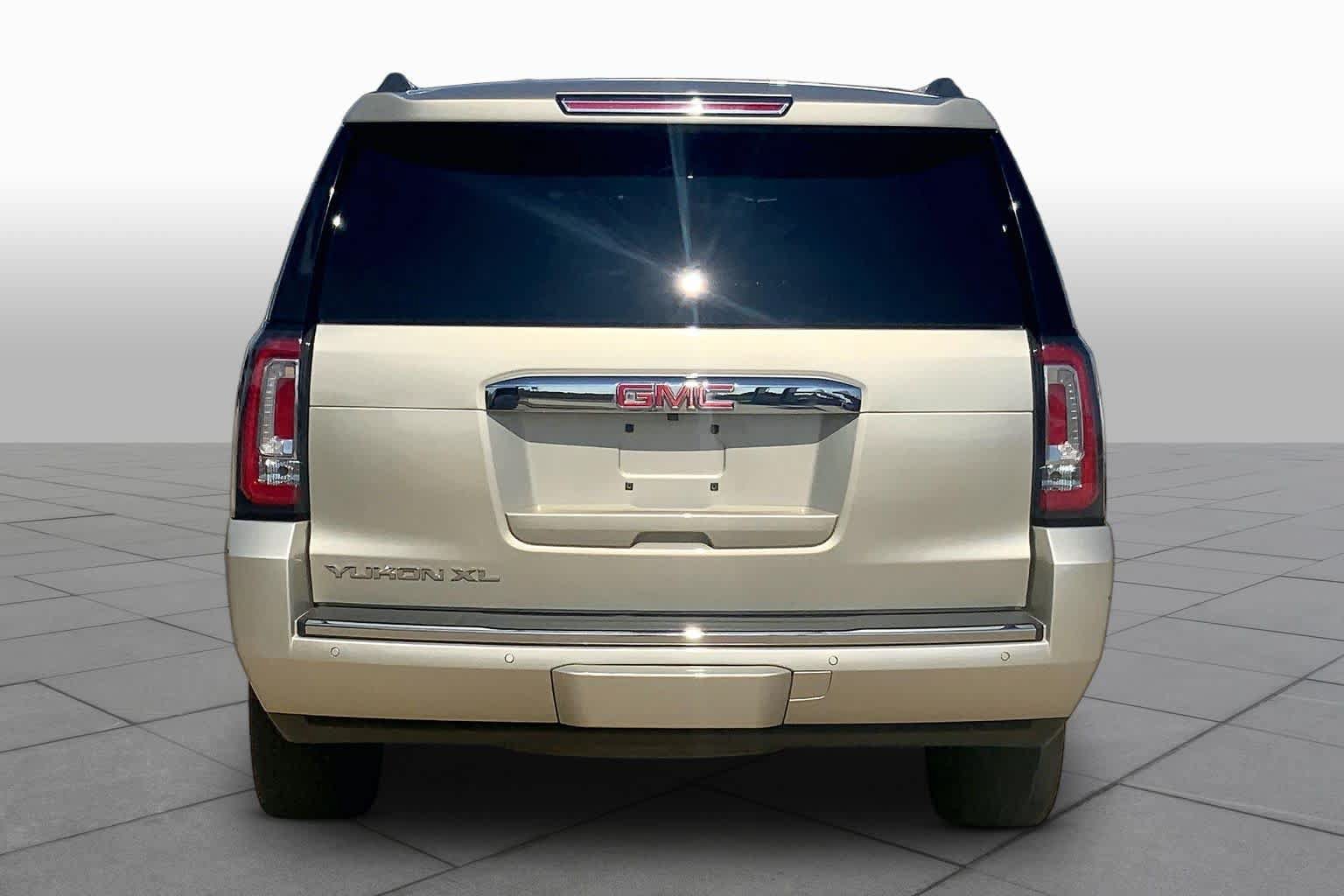 Used 2017 GMC Yukon XL Denali w/ Open Road Package AWD/4WD image 5