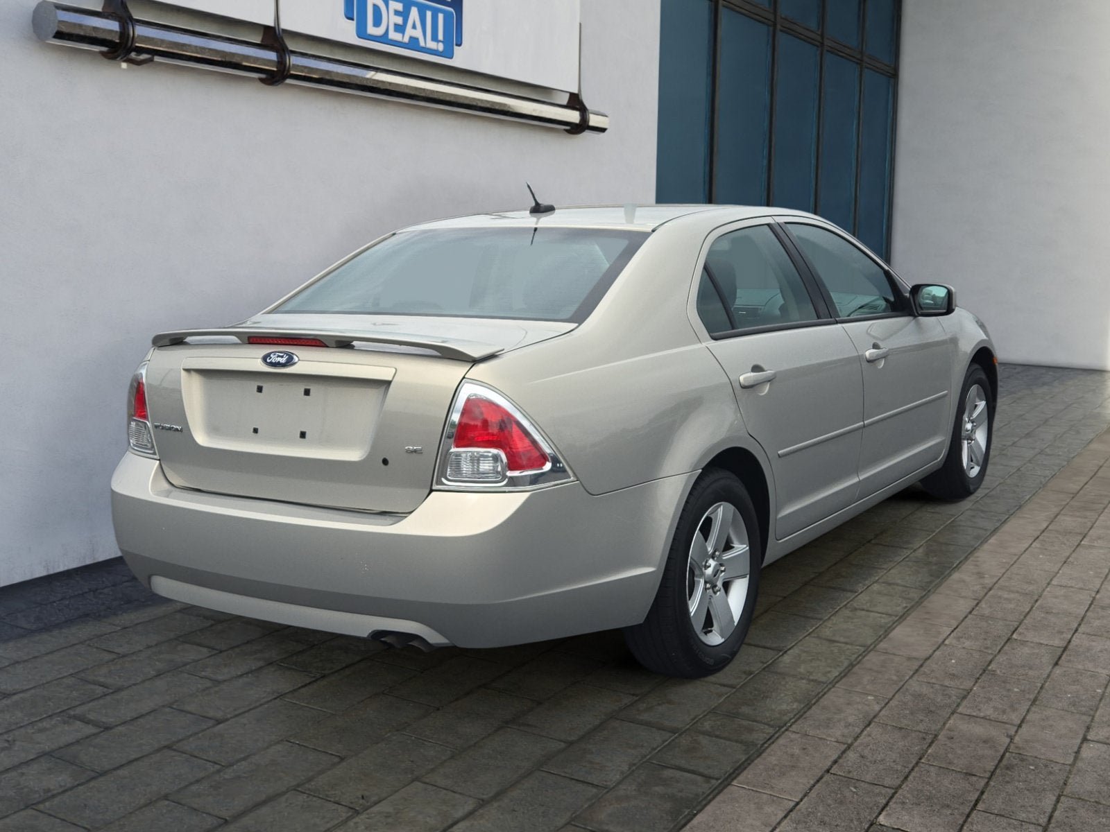 Used 2009 Ford Fusion SE FWD image 3