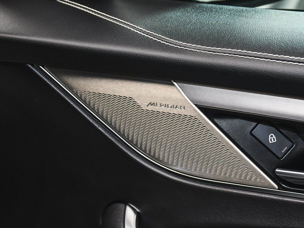 Used 2024 Jaguar F-PACE R-Dynamic S image 19