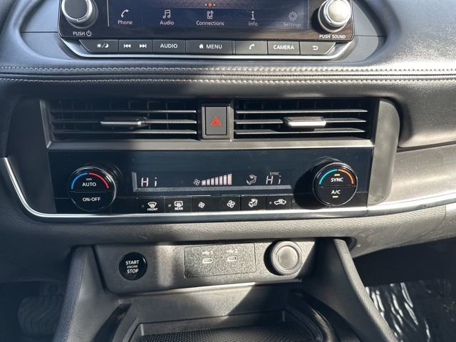 Used 2025 Nissan Rogue SV image 31