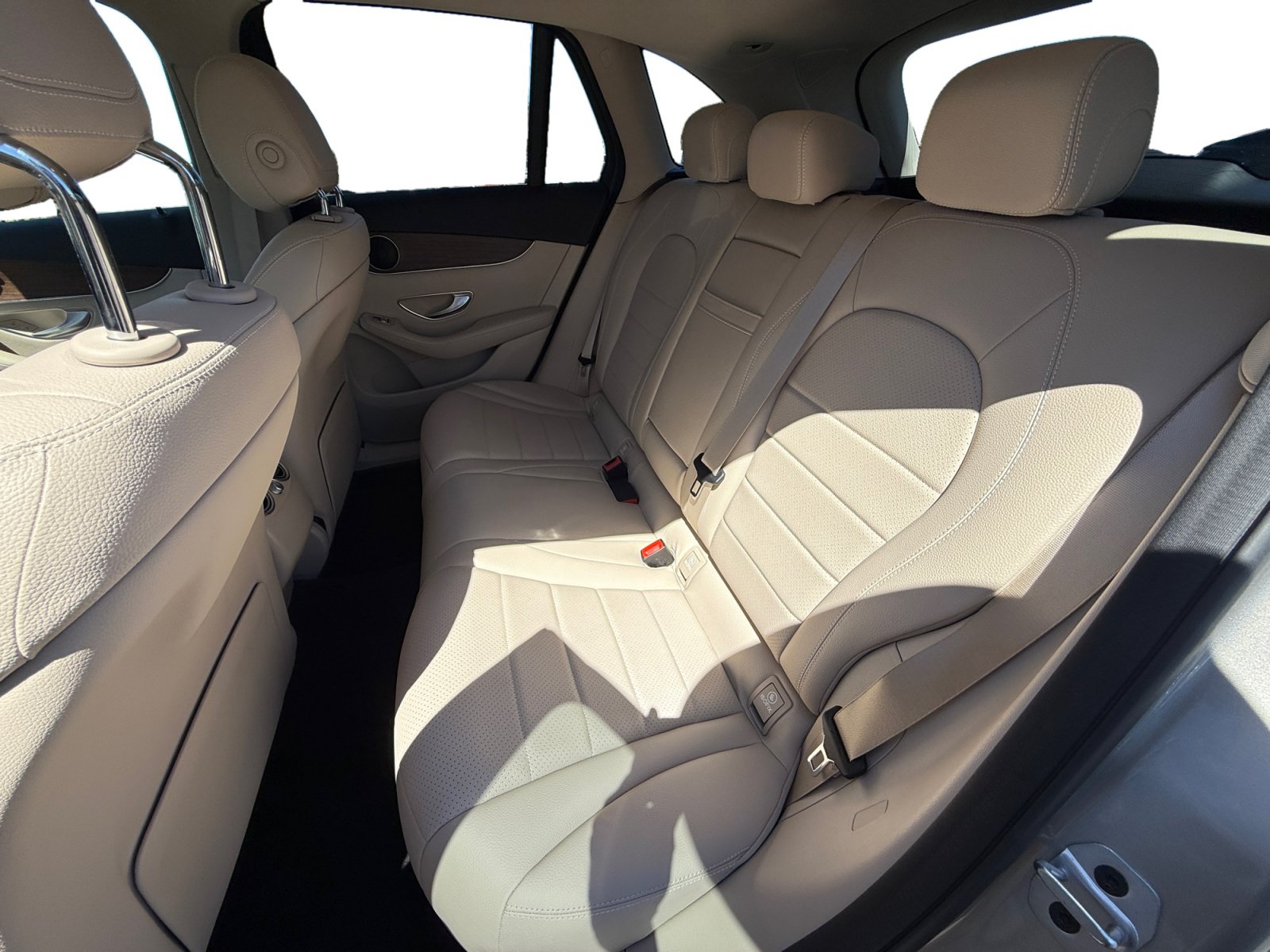 Used 2022 Mercedes-Benz GLC 300 4MATIC image 16