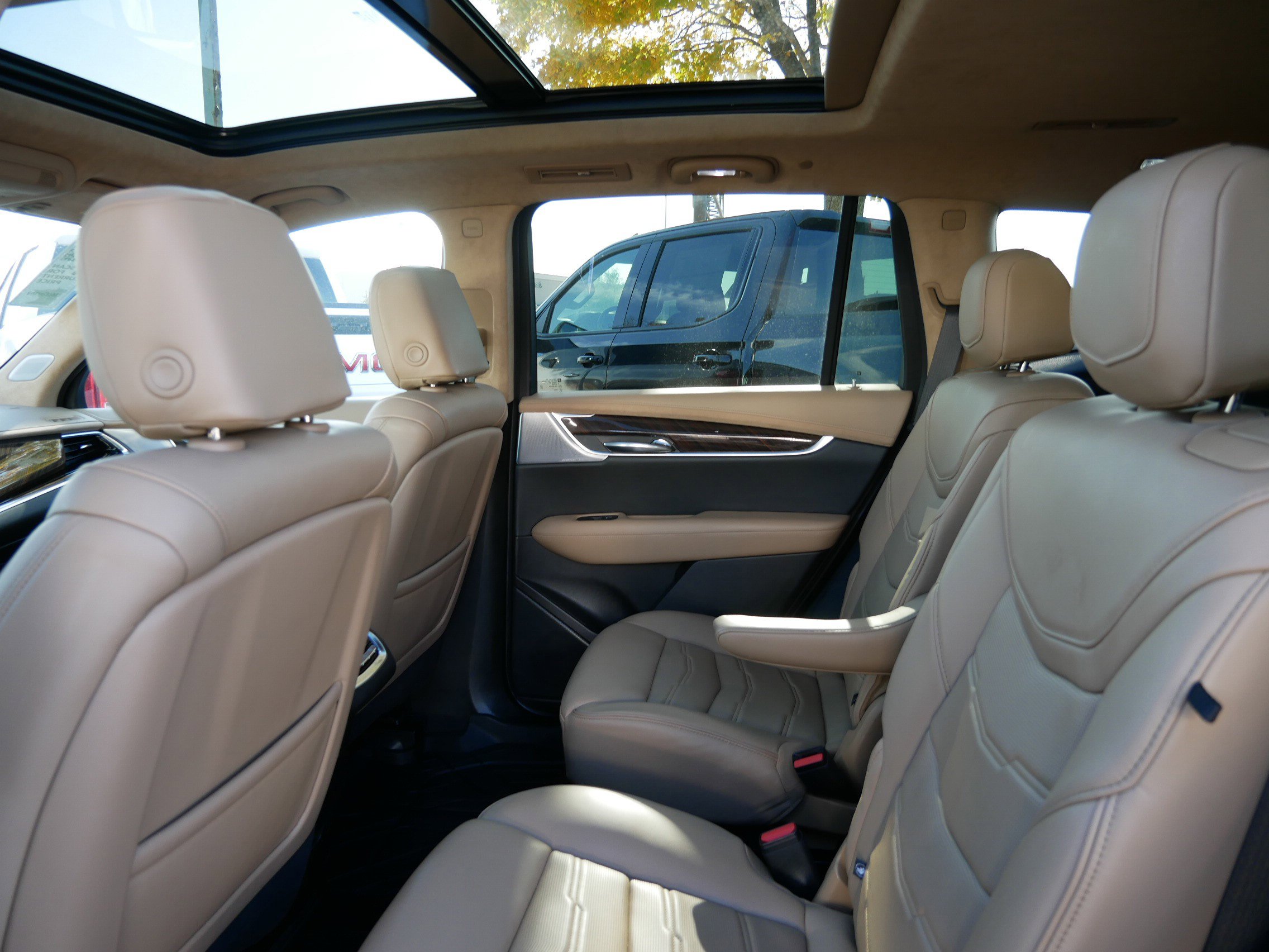 Used 2024 Cadillac XT6 Sport w/ Platinum Package image 10