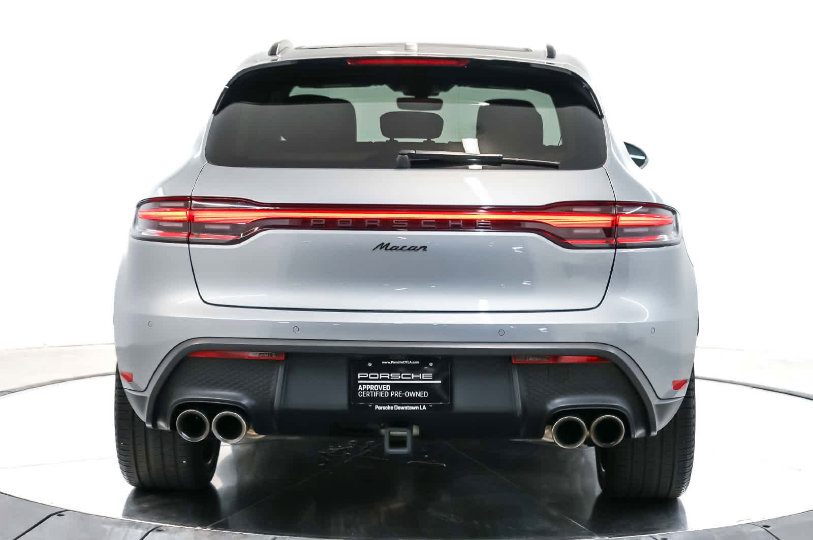 Certified 2024 Porsche Macan AWD/4WD image 10