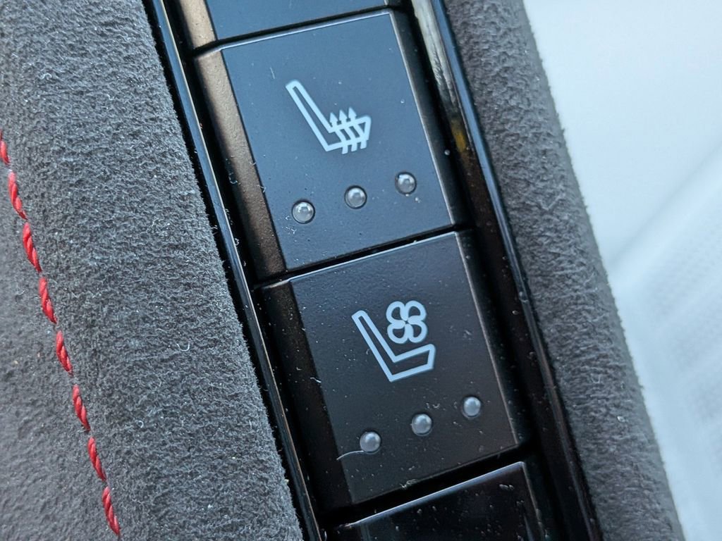 Used 2023 Chevrolet Corvette Stingray Premium Cpe w/ Z51 Performance Package image 23