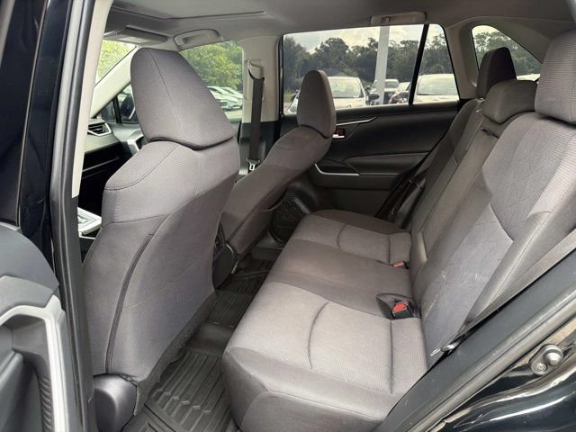Certified 2020 Toyota RAV4 XLE w/ Convenience Package FWD image 14