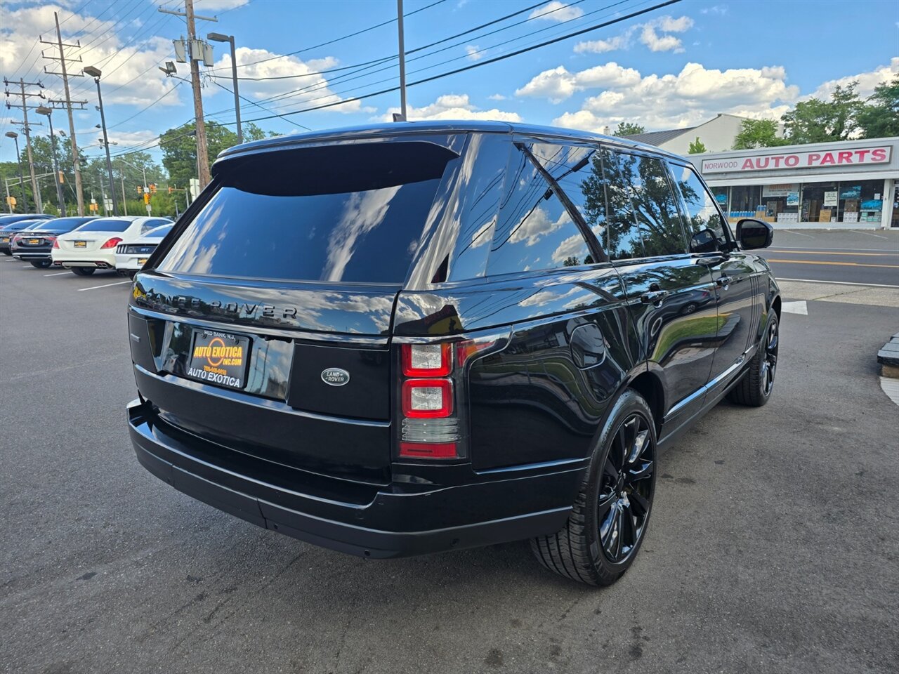Used 2016 Land Rover Range Rover Supercharged AWD/4WD image 3