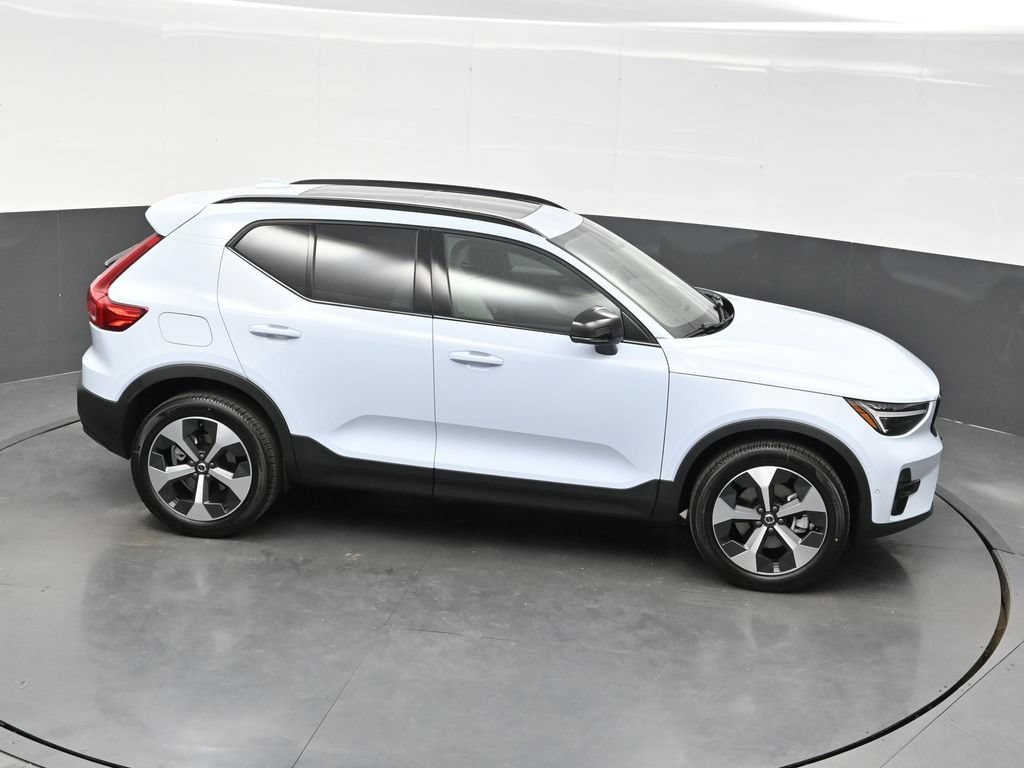 New 2026 Volvo XC40 B5 Plus w/ Protection Package Premier AWD/4WD image 37