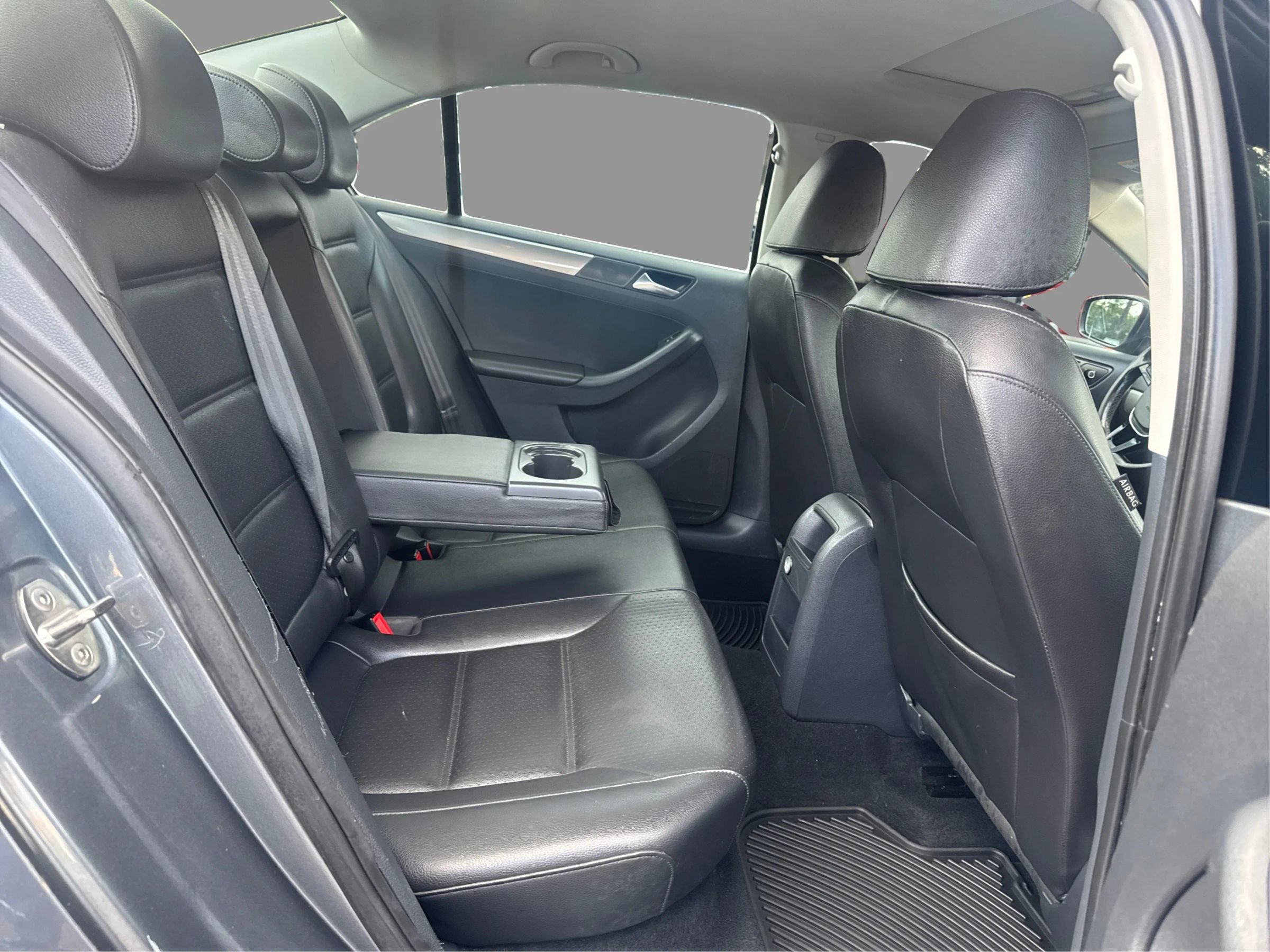 Used 2015 Volkswagen Jetta SE FWD image 27