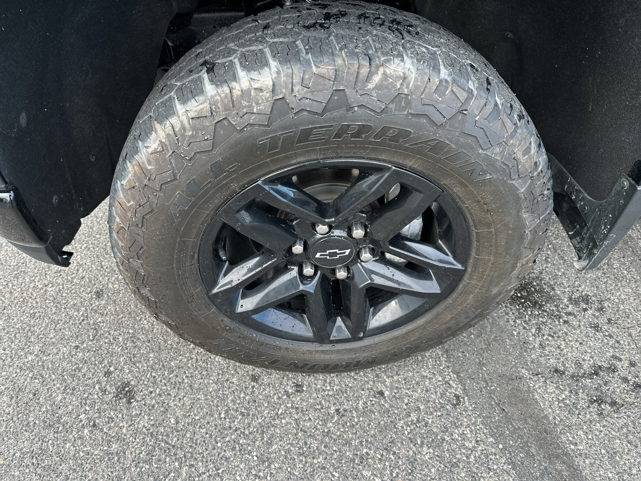 Used 2020 Chevrolet Silverado 1500 LT Trail Boss w/ Midnight Edition AWD/4WD image 9