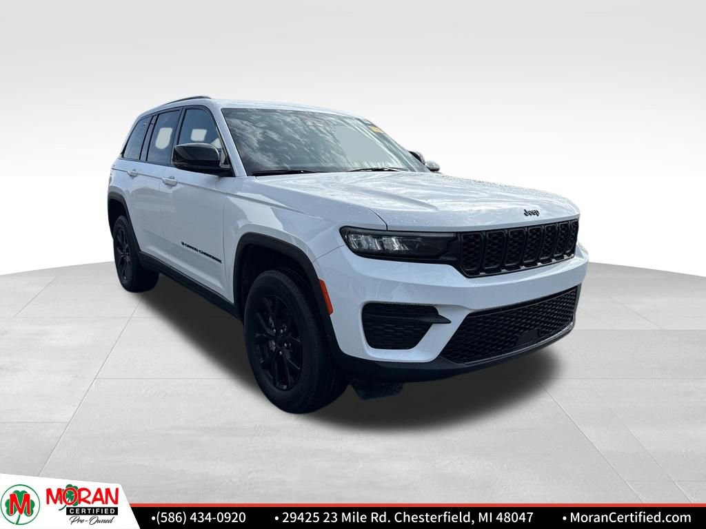 Used 2024 Jeep Grand Cherokee Altitude image 7