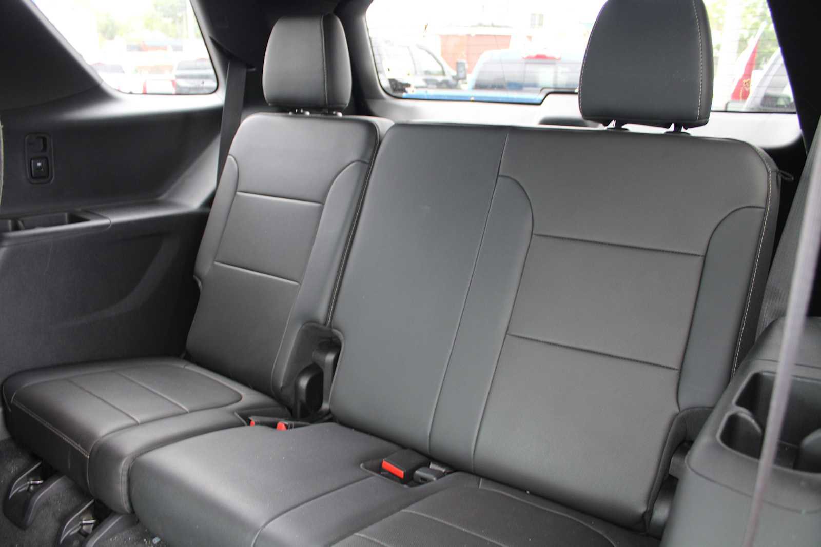Used 2023 Chevrolet Traverse Premier AWD/4WD image 7