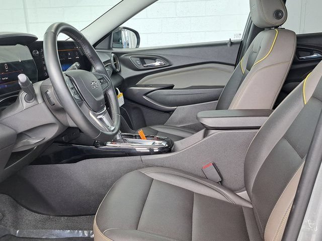 Used 2025 Chevrolet Trax ACTIV w/ Driver Confidence Package FWD image 21