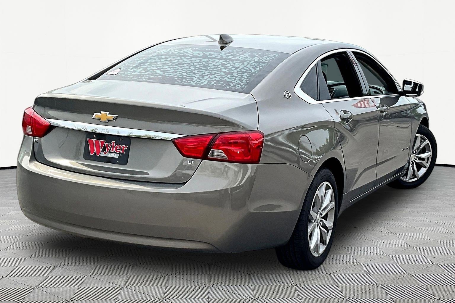 Used 2018 Chevrolet Impala LT w/ LT Leather Package FWD image 6