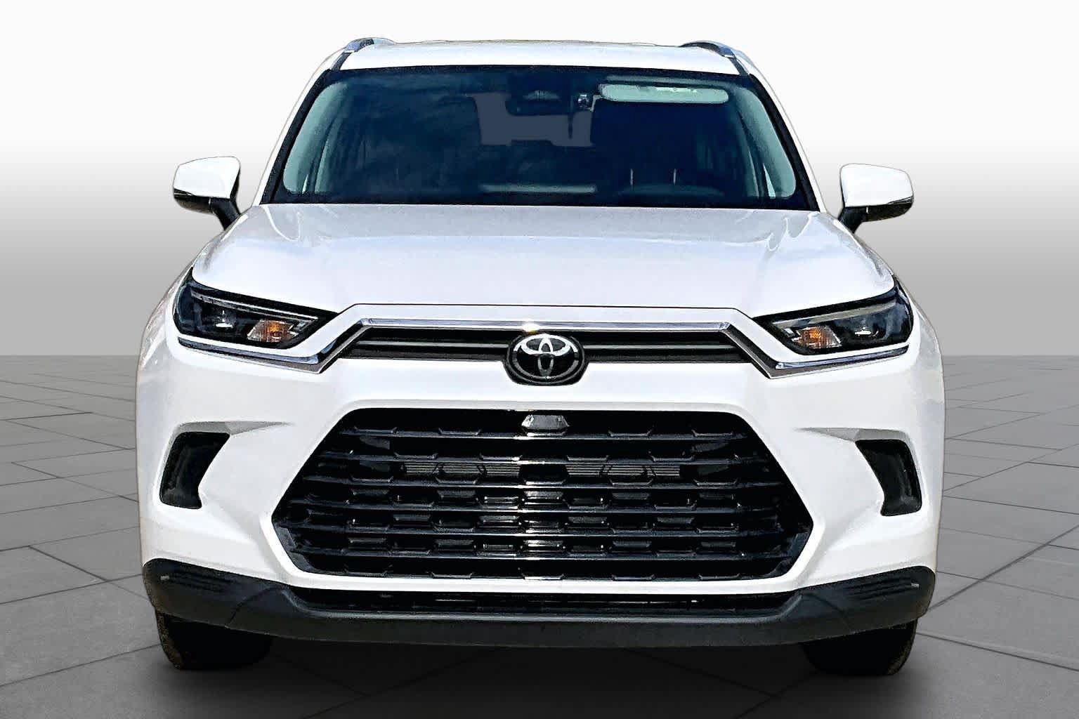 Used 2024 Toyota Grand Highlander AWD image 4