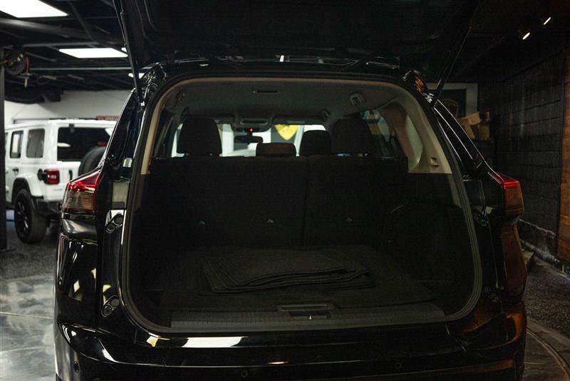 Used 2024 Nissan Rogue S FWD image 7
