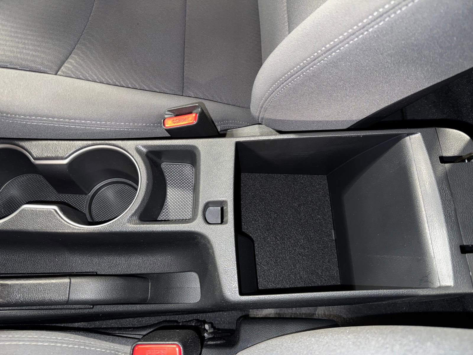 Used 2016 Hyundai Elantra SE image 19