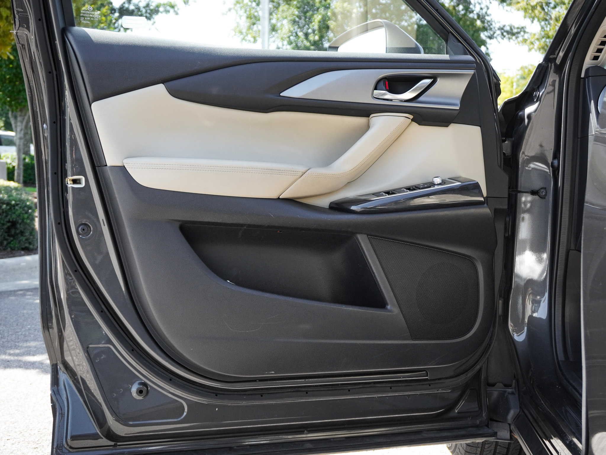 Used 2018 MAZDA CX-9 Touring w/ Touring Premium Package FWD image 14