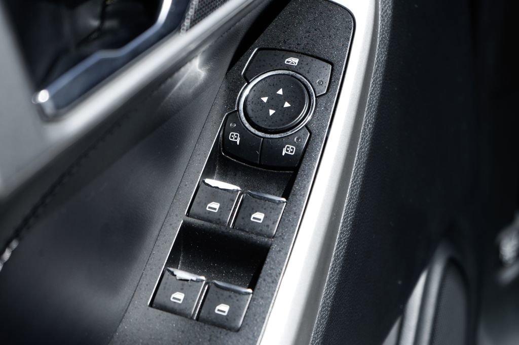 Used 2022 Ford Explorer XLT w/ Equipment Group 202A image 17