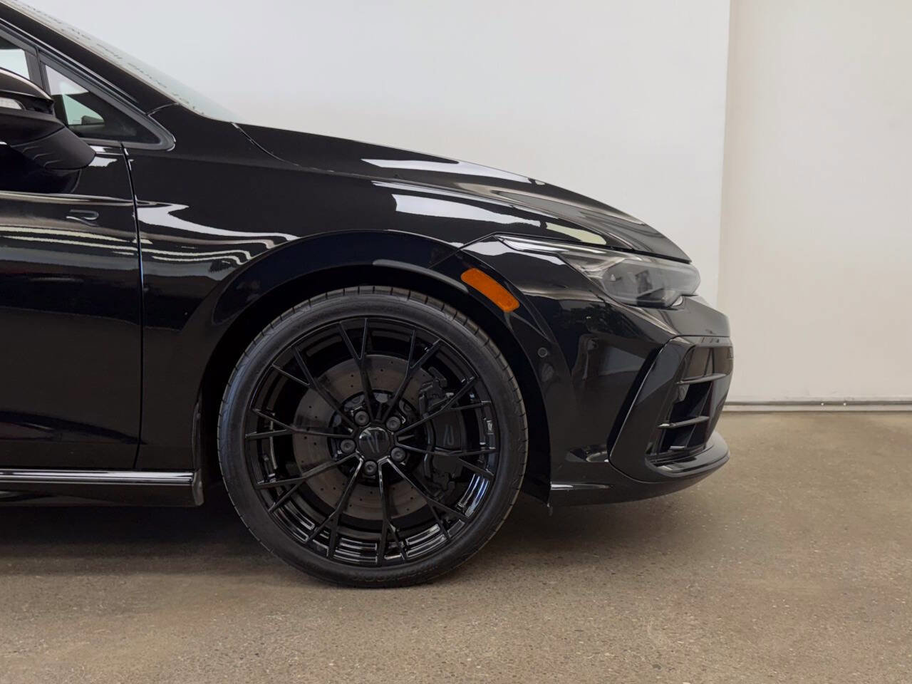 Used 2025 Volkswagen Golf R Black Edition image 18