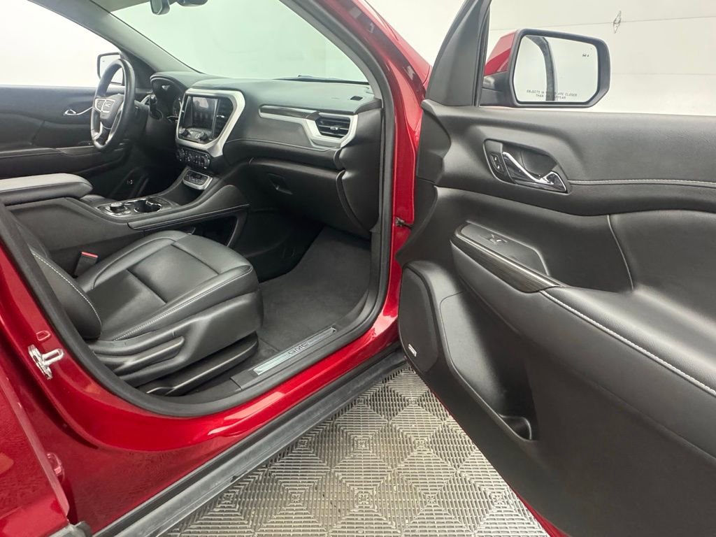 Used 2023 GMC Acadia SLT image 35