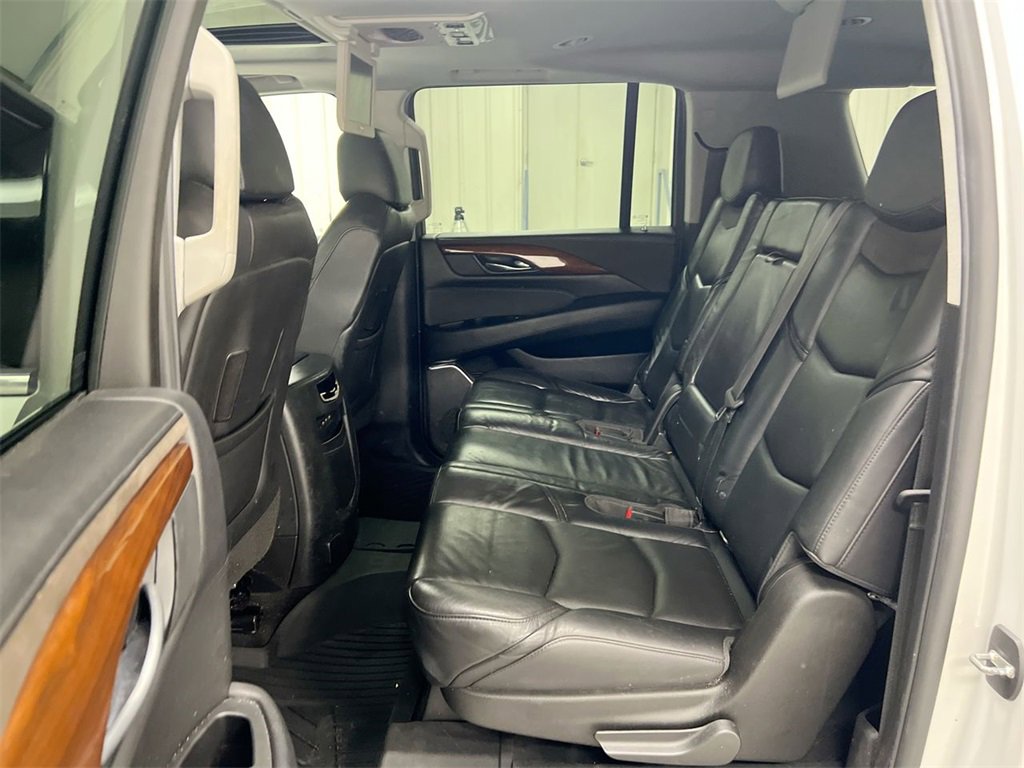 Used 2019 Cadillac Escalade ESV Premium Luxury image 24