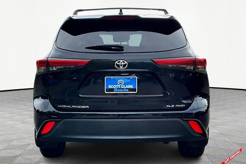 Used 2022 Toyota Highlander XLE image 5