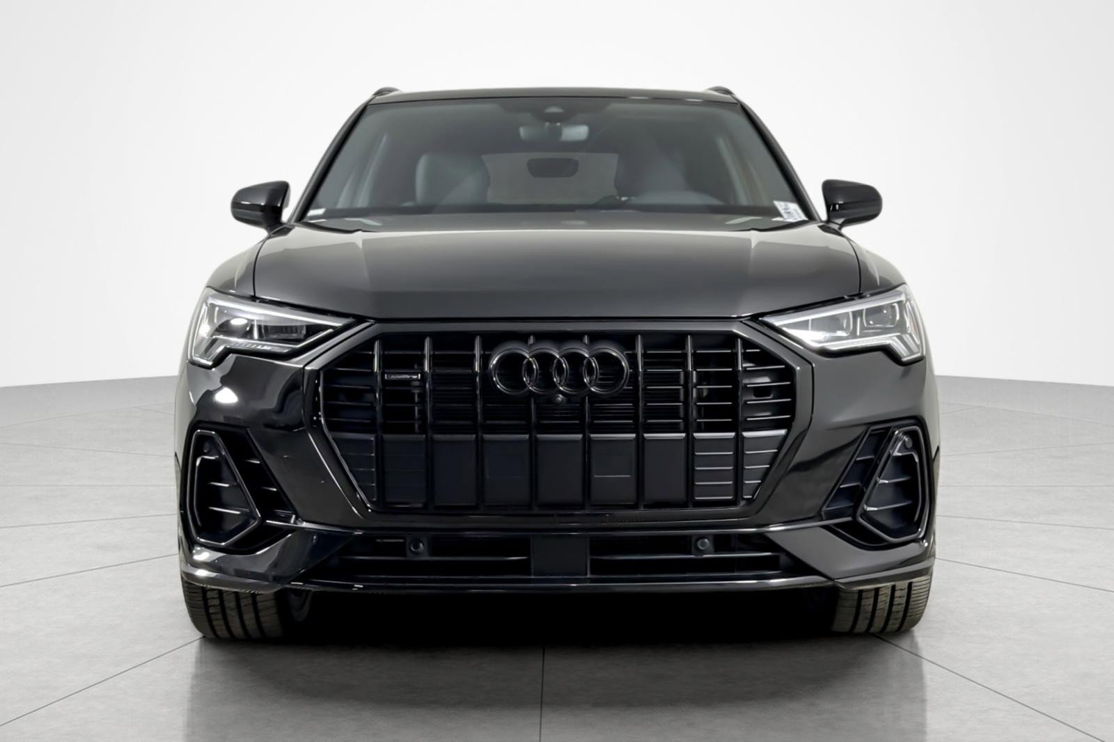 Used 2023 Audi Q3 2.0T Premium Plus w/ Premium Plus Package image 8