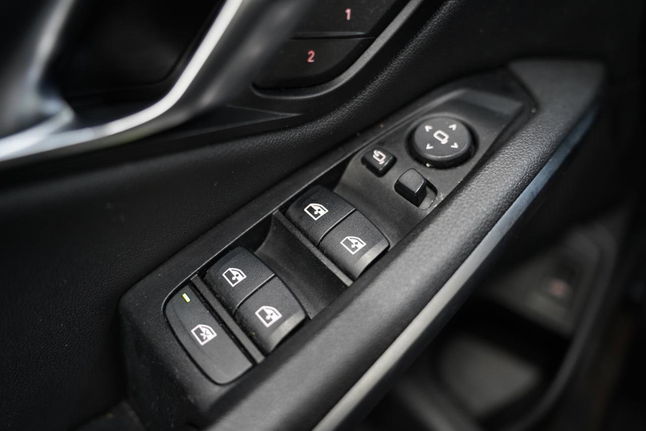 Used 2020 BMW 330i xDrive 330i xDrive Sedan North Americ w/ Convenience Package image 27