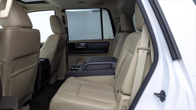 Used 2017 Lincoln Navigator Reserve image 16