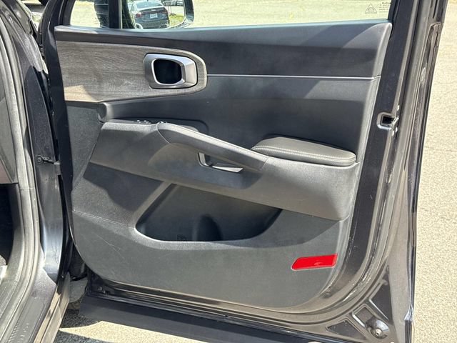 Used 2023 Kia Sorento S w/ Panoramic Sunroof Package AWD/4WD image 8