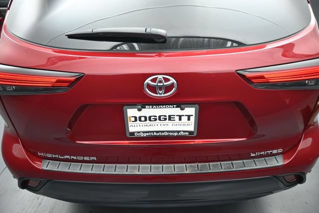 Used 2023 Toyota Highlander Limited FWD image 12