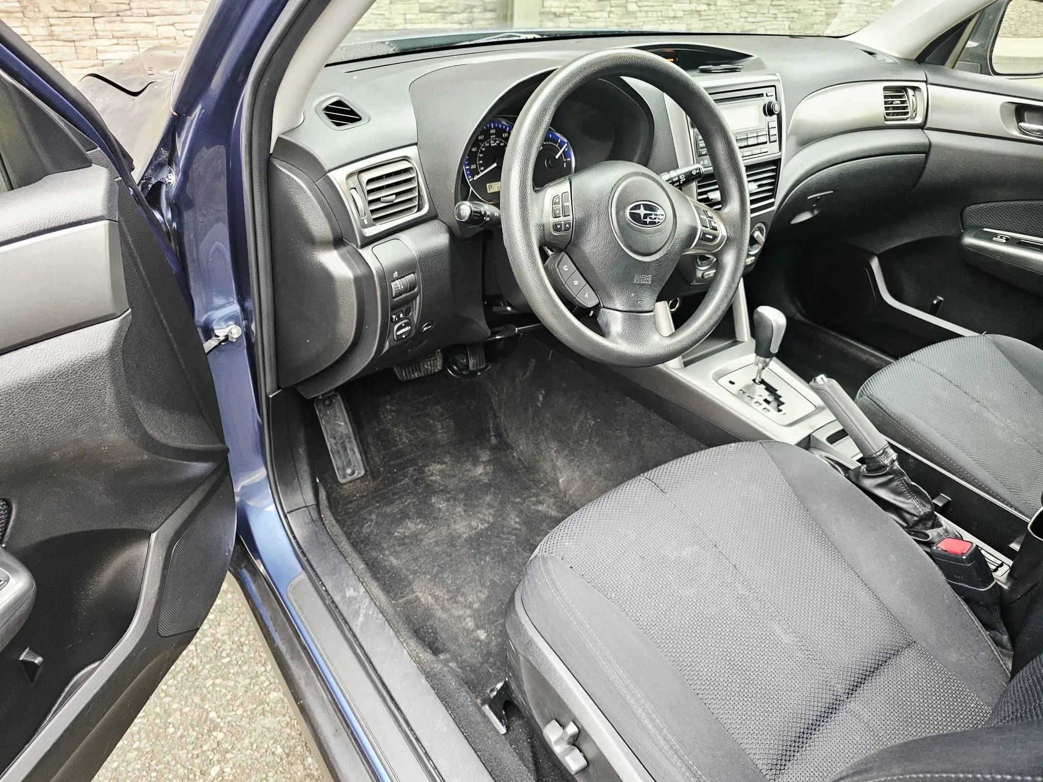 Used 2011 Subaru Forester 2.5X Premium w/ All-Weather Pkg AWD/4WD image 9
