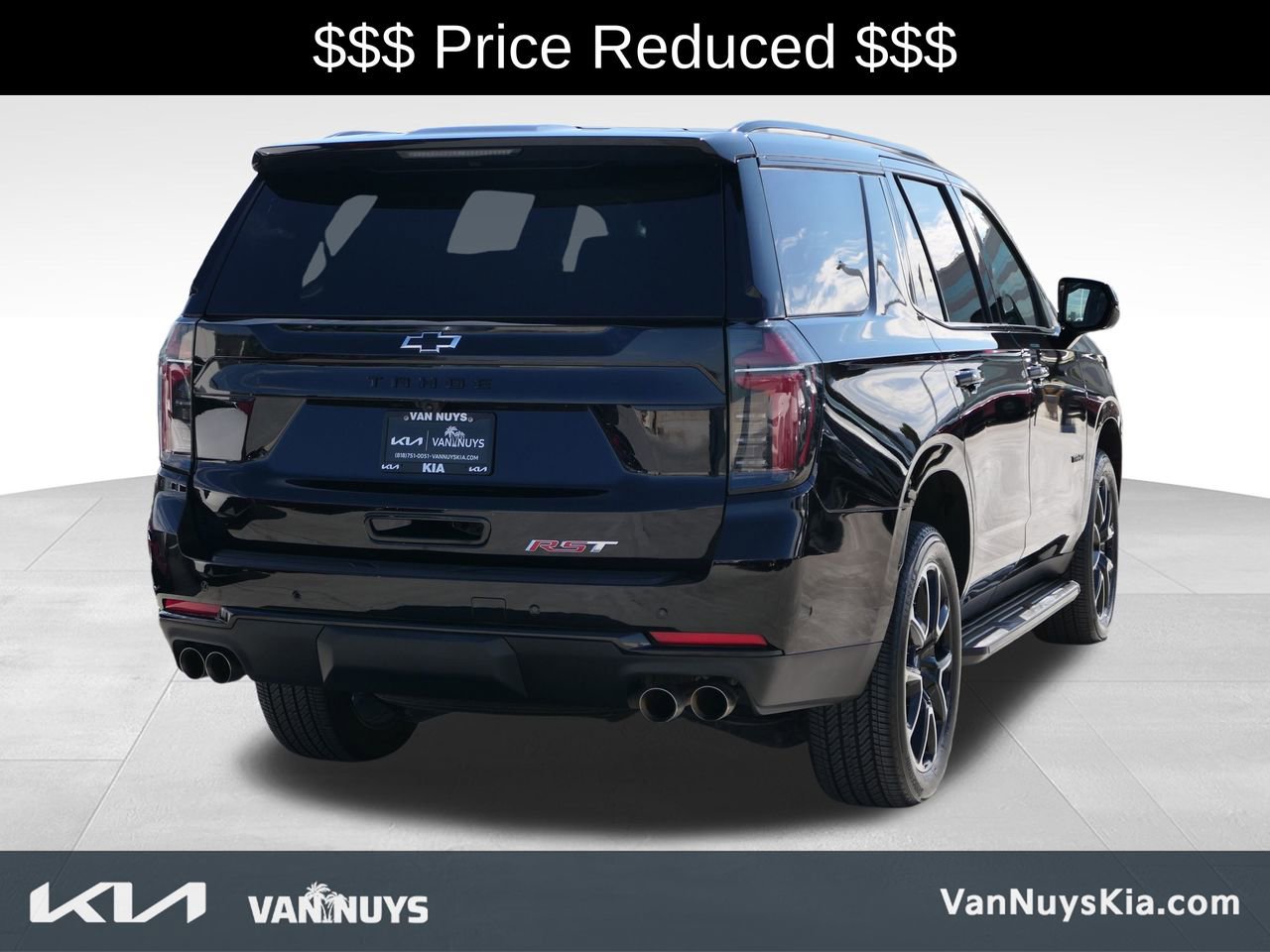 Used 2025 Chevrolet Tahoe RST image 3