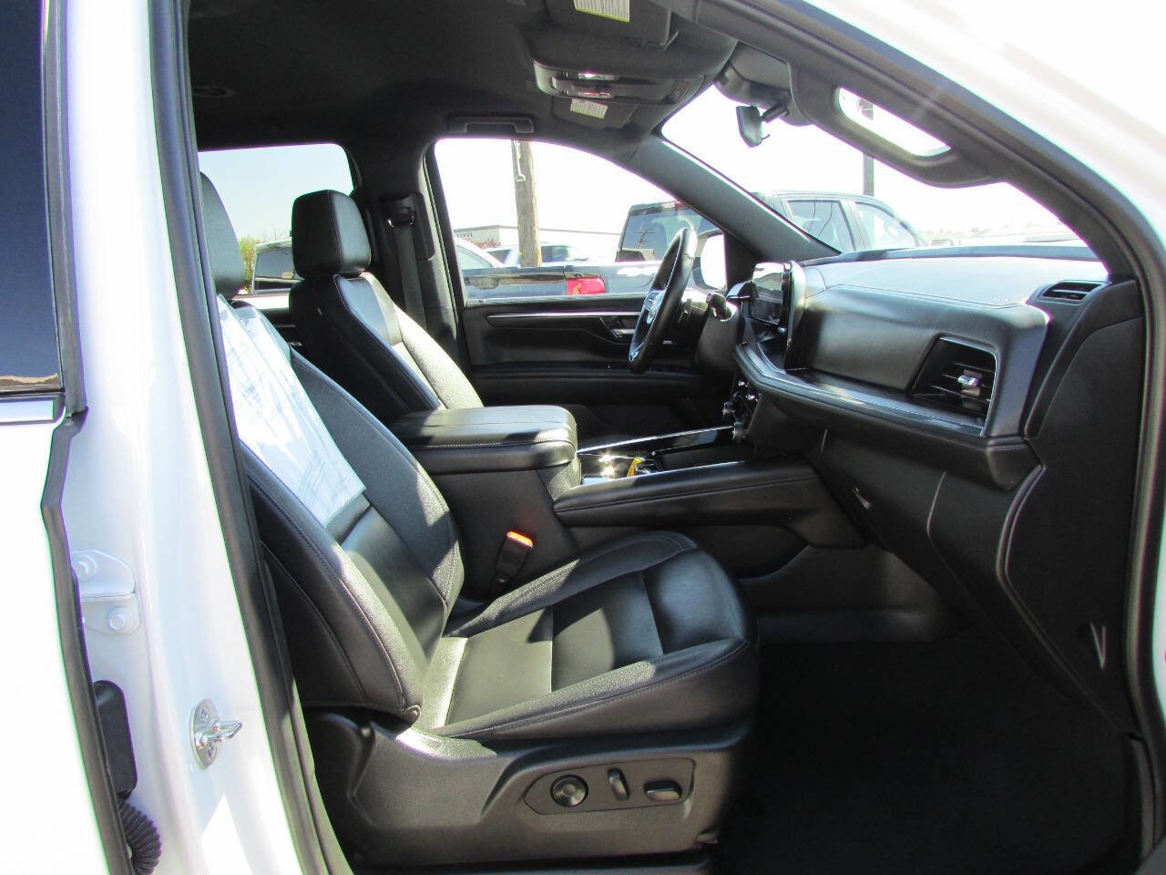 Used 2025 Chevrolet Tahoe LT image 19