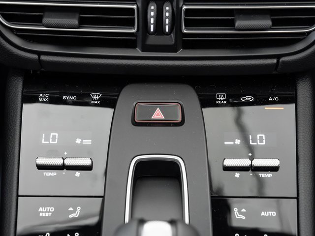 Certified 2025 Porsche Macan image 19