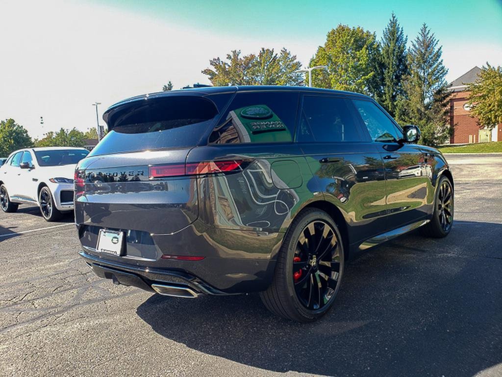 New 2025 Land Rover Range Rover Sport Dynamic SE image 6
